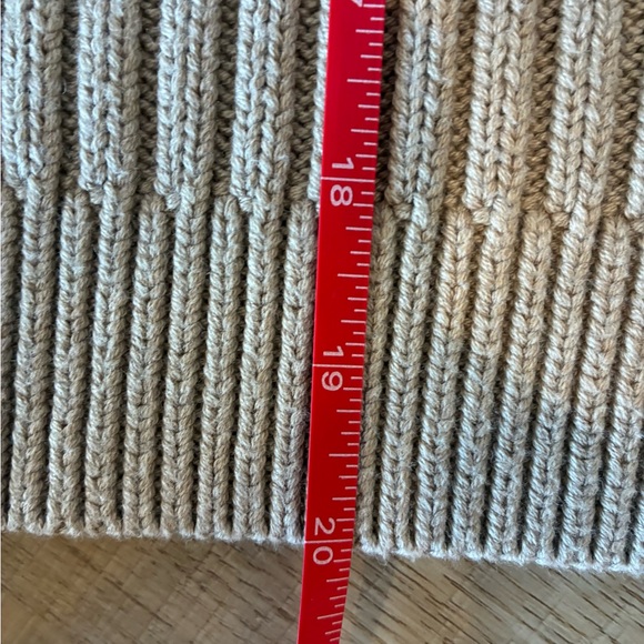 Abercrombie & Fitch V-Neck Ribbed Boxy Crop Sweater in Taupe Womens Medium - Picture 4 of 7